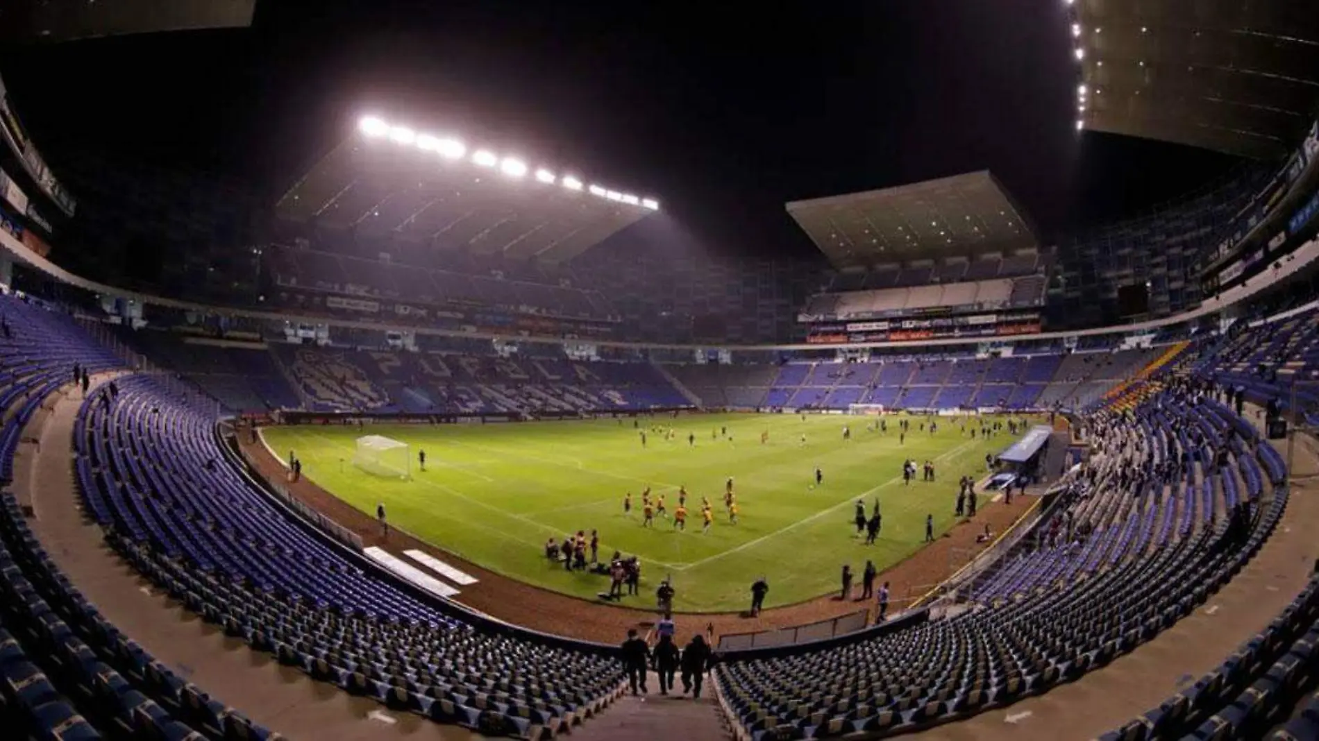 El Estadio Cuauhtémoc espera por la afición para seguir el Puebla FC-Santos